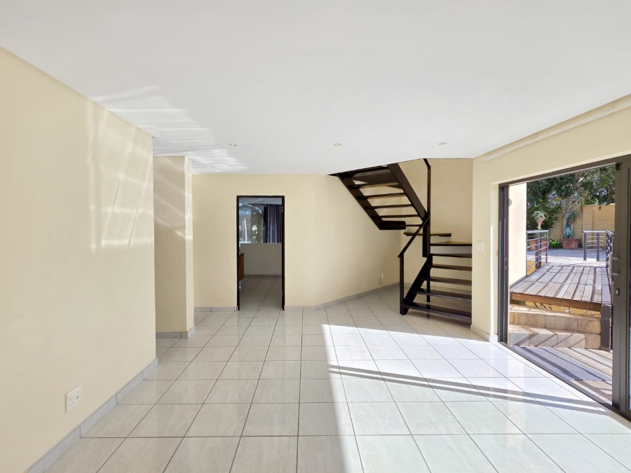 To Let 4 Bedroom Property for Rent in Oranjezicht Western Cape